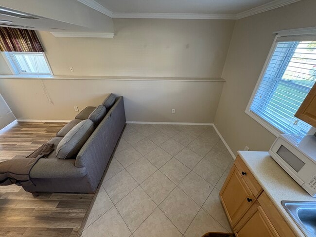 Building Photo - 318 Claremont Ave