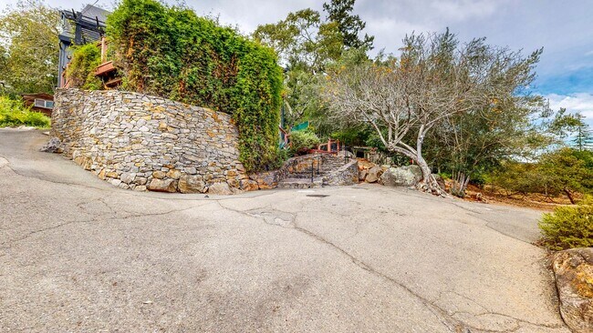 Foto del edificio - 1625 Los Olivos Rd
