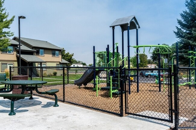 Building Photo - 950 SW Madison St