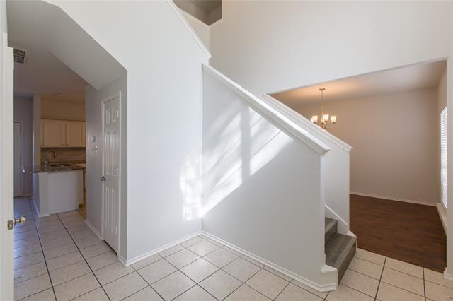 Building Photo - 3820 Gardenia Ln