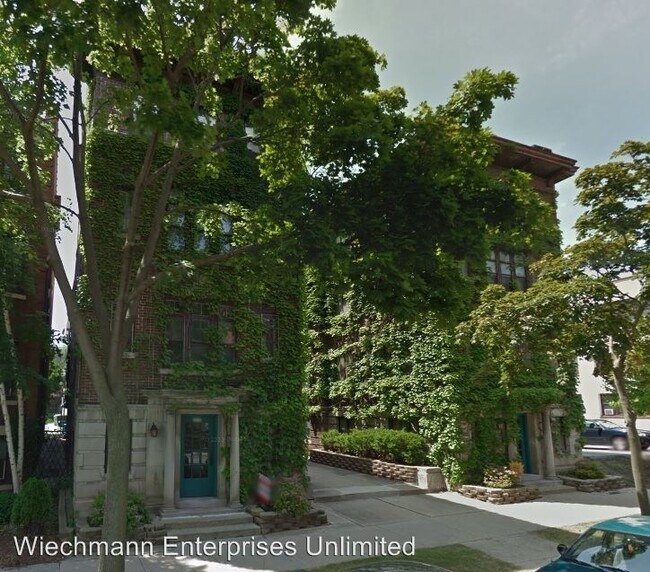Building Photo - 2577 N Stowell Ave