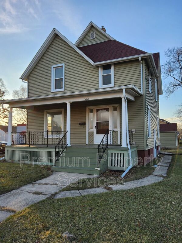 Primary Photo - 502 Blackhawk Blvd
