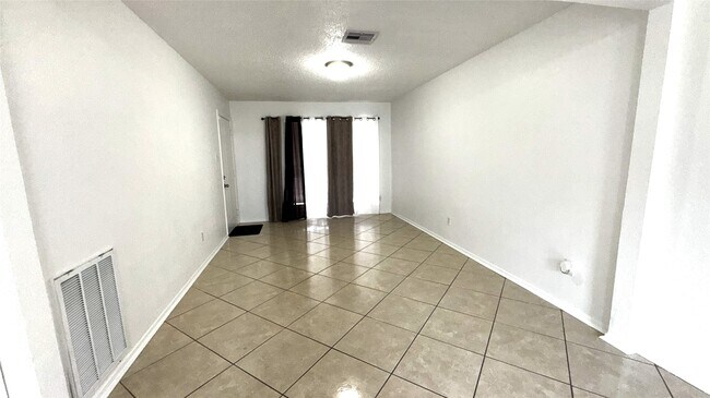 Building Photo - 15138 Old Creek Rd