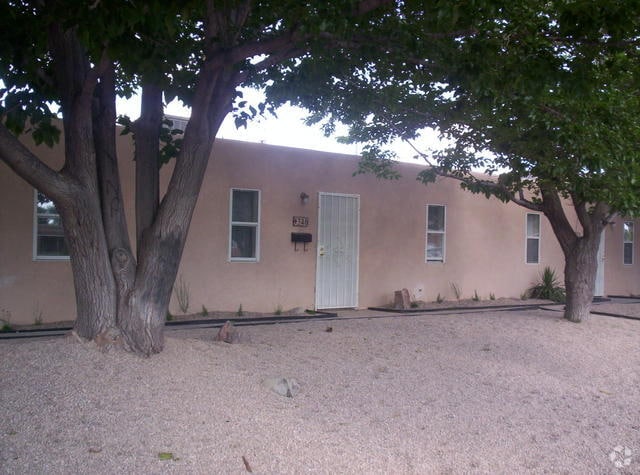 Building Photo - 342-350 Estancia Dr NW