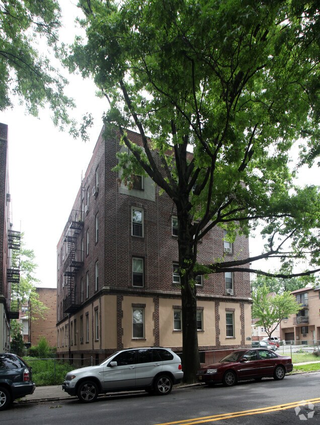 Building Photo - 158-17 Sanford Ave