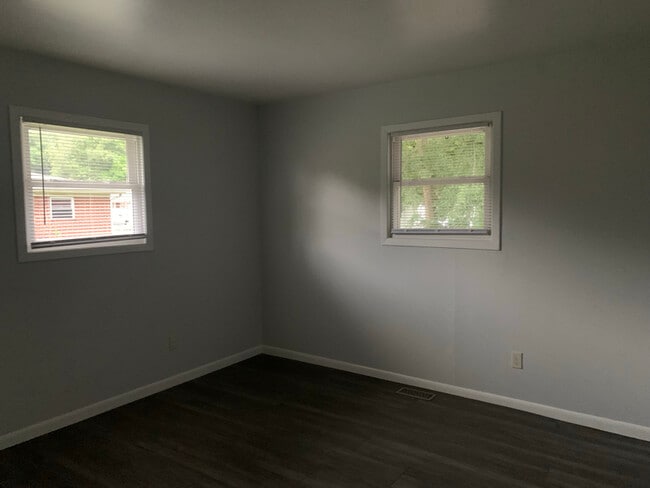 Building Photo - 1117 Pam Dr