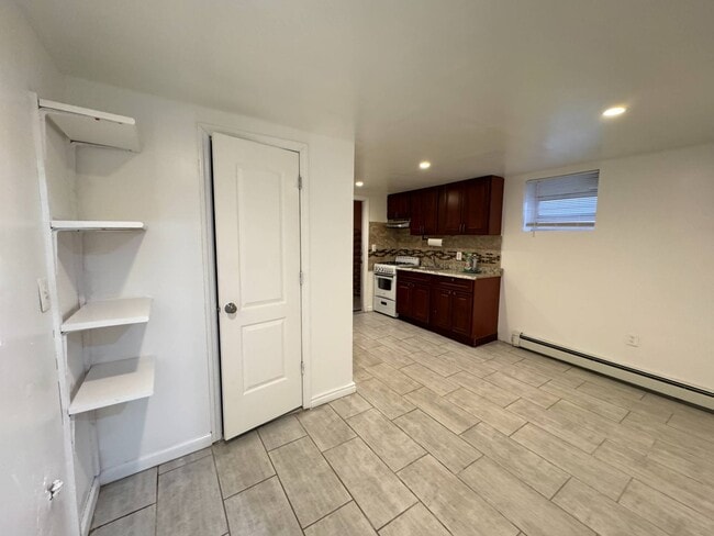 Foto del edificio - 4159 Laconia Ave