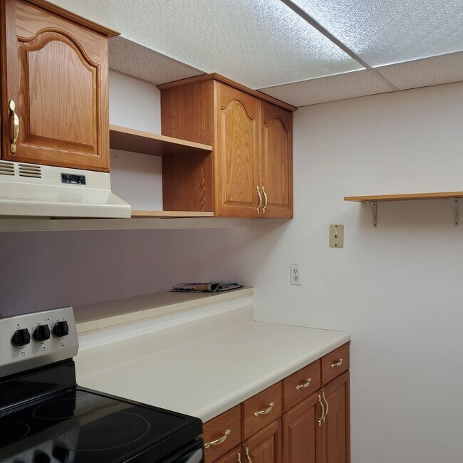 Foto del edificio - 937 W Oak Ridge Rd