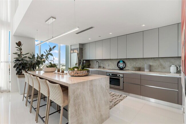 Foto del edificio - 1040 Biscayne Blvd