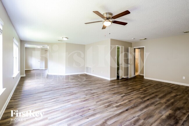 Foto del edificio - 5415 Colton Creek