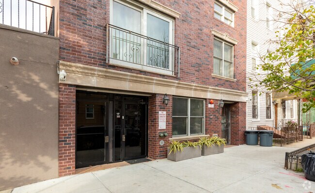 Building Photo - 181 Withers St