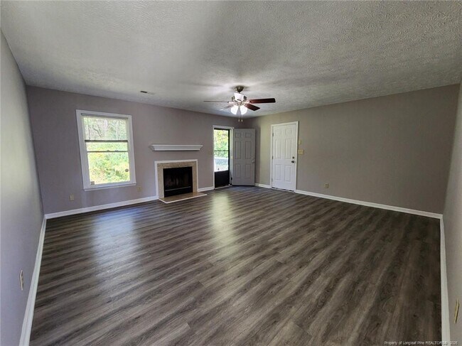 Building Photo - 2908 Rosemeade Dr