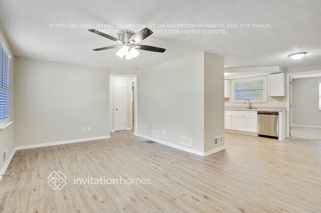 Foto del edificio - 6265 Lakeview Dr