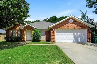 Building Photo - 7103 Greenspoint Dr