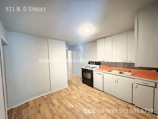Foto del edificio - 921 N Dakota Ave