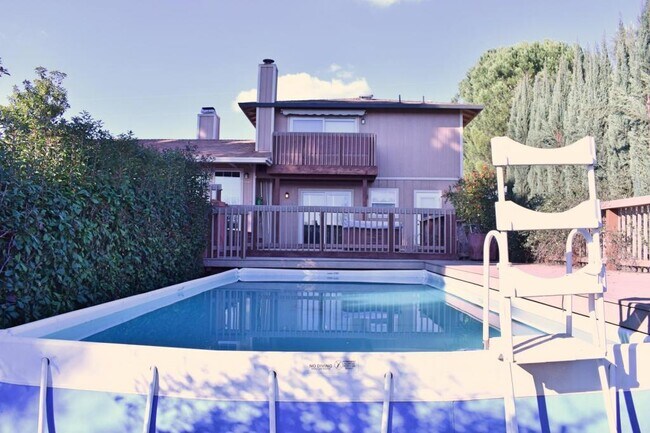 Foto del edificio - 18483 Kentwood Pl