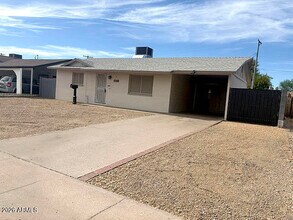 Building Photo - 4212 W Vista Ave