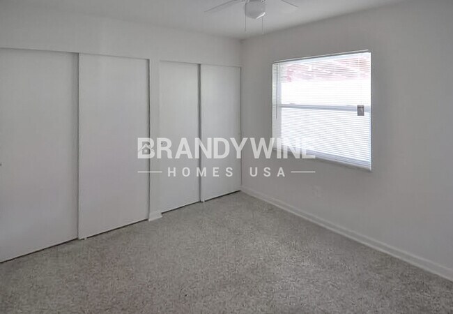 Foto del edificio - 6215 N Coolidge Ave