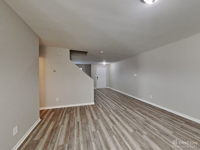 Building Photo - 3007 W Longbranch Dr