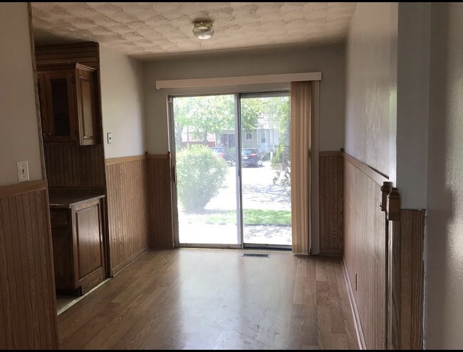 Building Photo - 414 Hallmark Ln