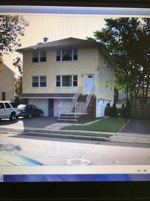 Building Photo - 64 Forrest St