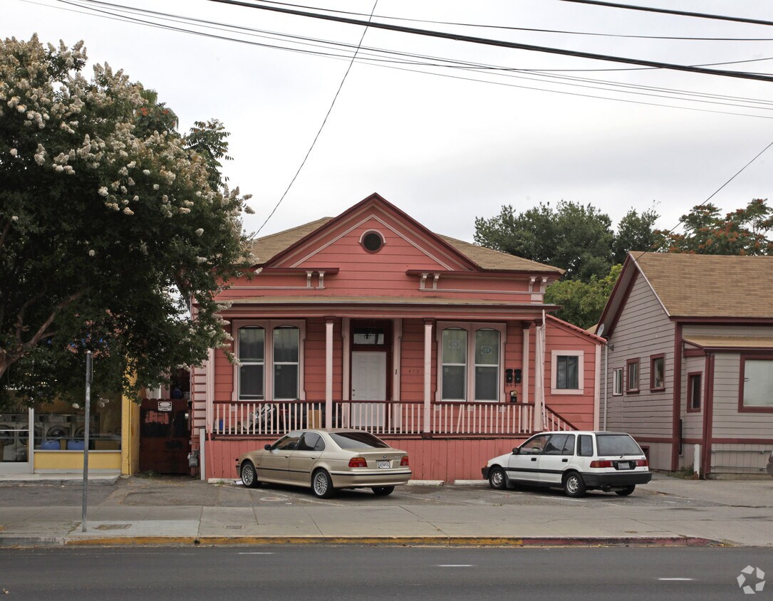 Building Photo - 479 S 10th St
