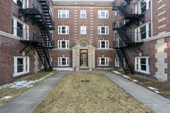 Courtyard - 40 Butler Rd