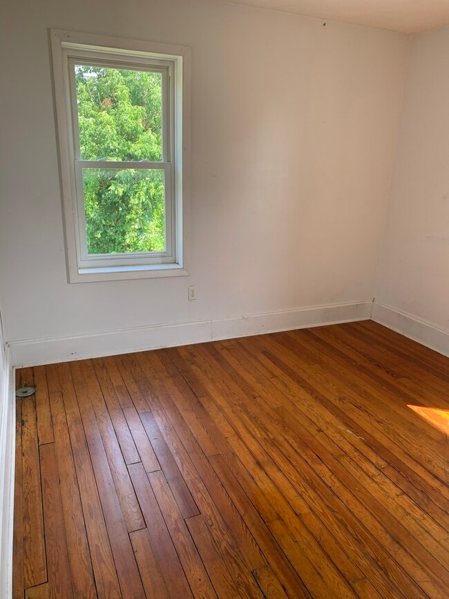 Building Photo - 1706 Highland Avenue, Unit 2