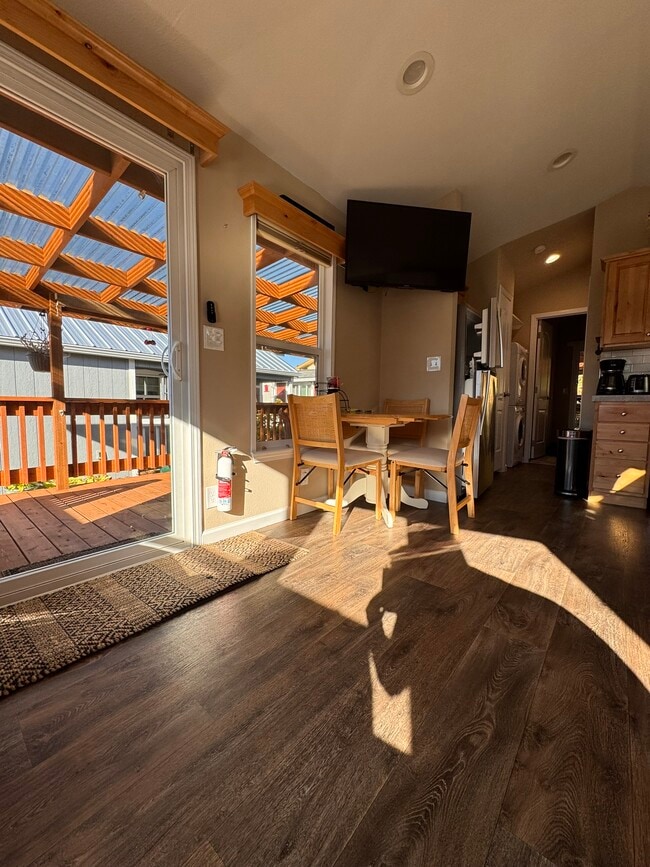 Open concept - 11 Pond Ln