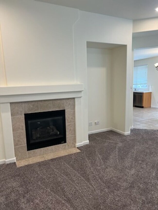 Building Photo - Three Bedroom Home in Rincon Valley!!!