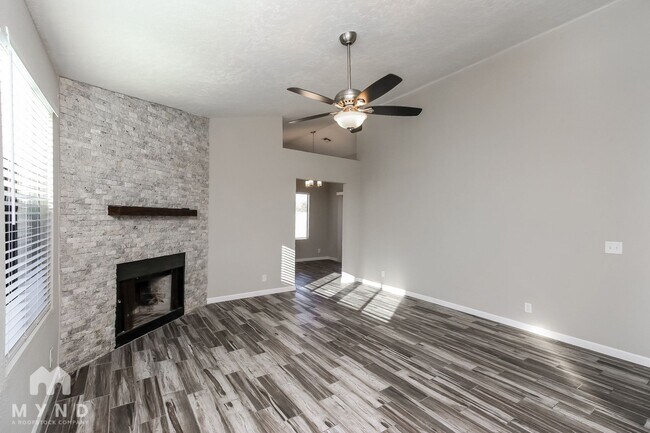 Foto del edificio - 921 S Val Vista Dr