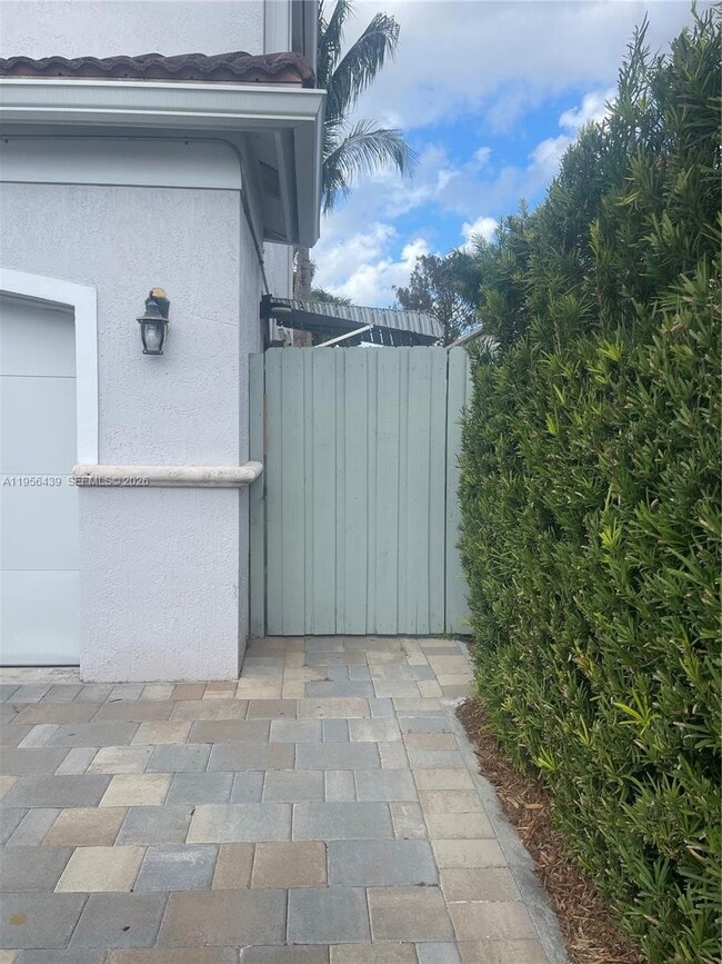 Foto del edificio - 12715 NW 7th St