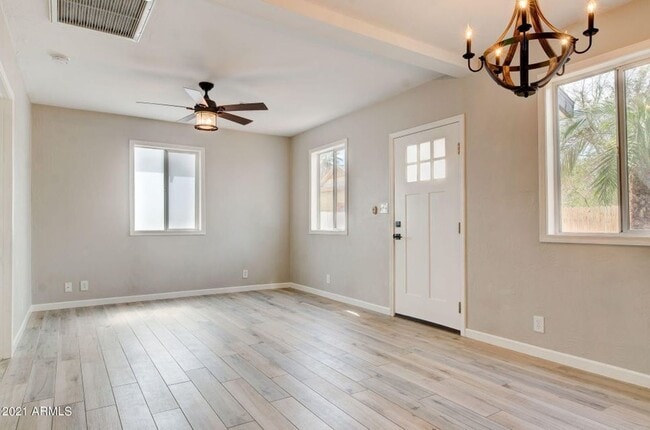 Photo - #1023-Maker-Clark Apartment