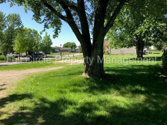 Foto del edificio - Plain City duplex with yard!