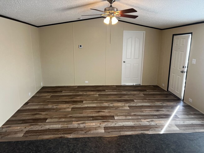 Foto del edificio - 709 N Collins Fwy