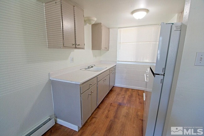 Building Photo - 511 Country Village Dr