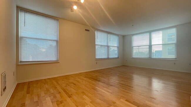 Building Photo - 8200 Oceanview Ter