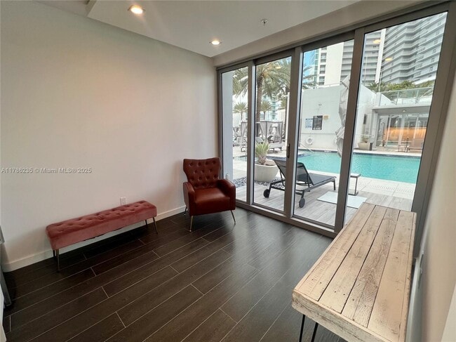 Foto del edificio - 851 NE 1st Ave