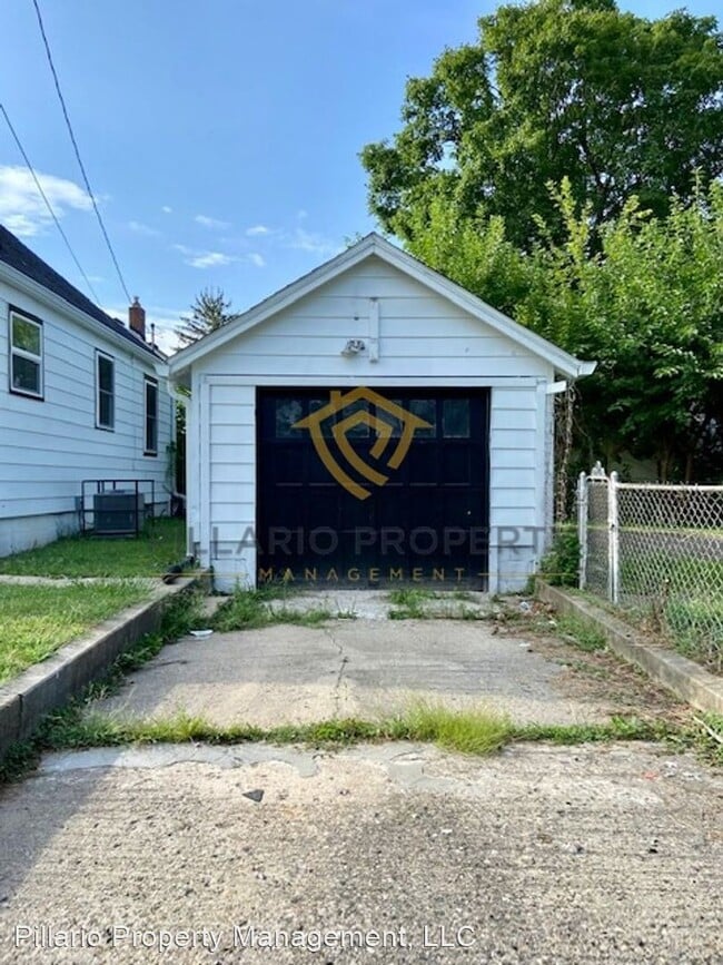 Building Photo - 3 br, 1 bath House - 2701 Morton St.
