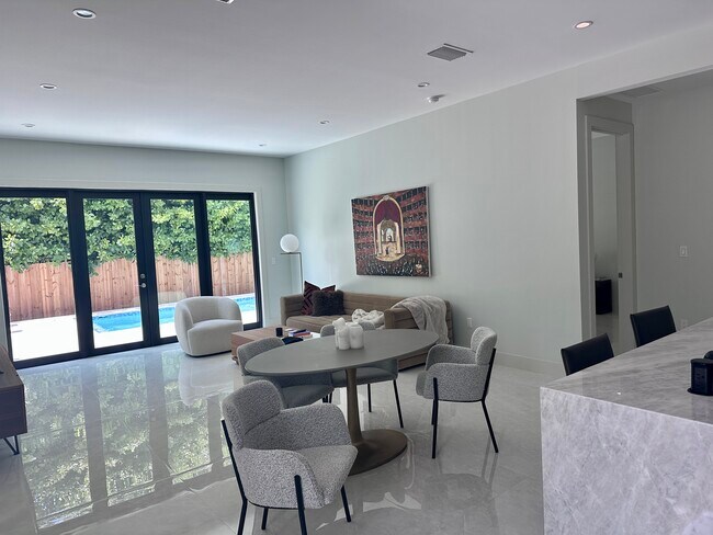 Foto del edificio - 8410 SW 65th Ave