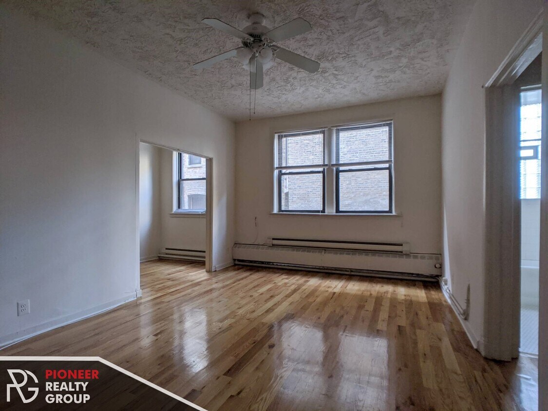 Foto principal - 1044 W George St