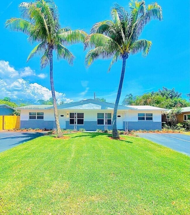 Building Photo - 817 NW 30th Ct