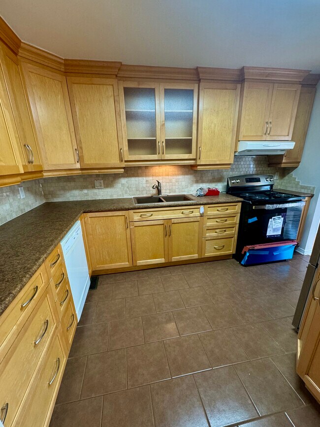 Building Photo - Detached home in Orleans