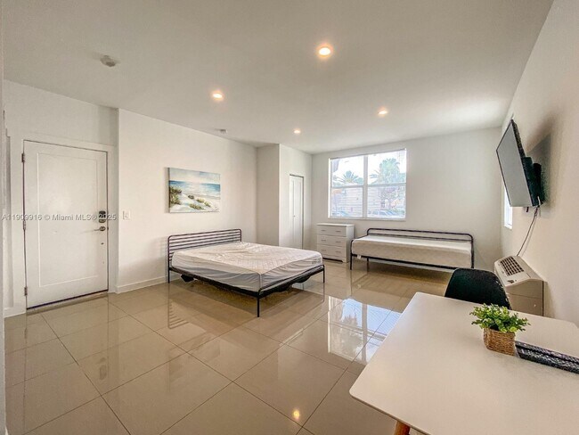 Foto del edificio - 924 Marseille Dr