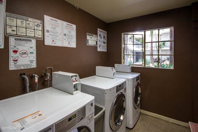 Foto del edificio - 1522 N Formosa Ave