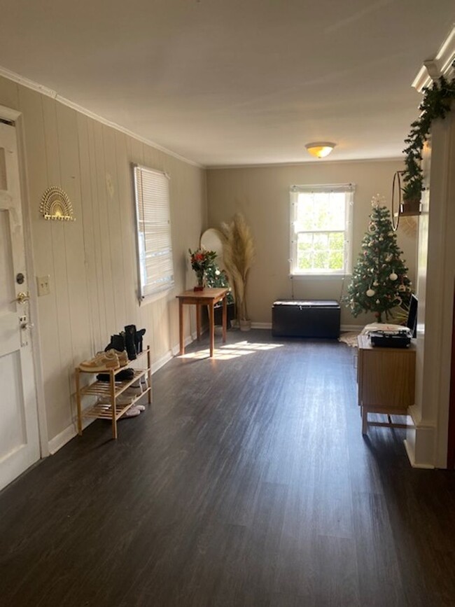 Foto del edificio - Available June 2025 - 2nd floor apartment ...