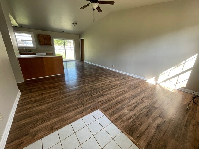 Foto del edificio - 3 Bed 2 Bath House For Rent in Winfield, MO