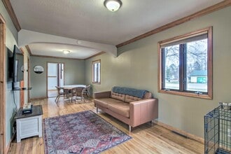 Building Photo - 125 4th St NE