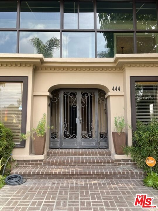Building Photo - 444 N Lucerne Blvd