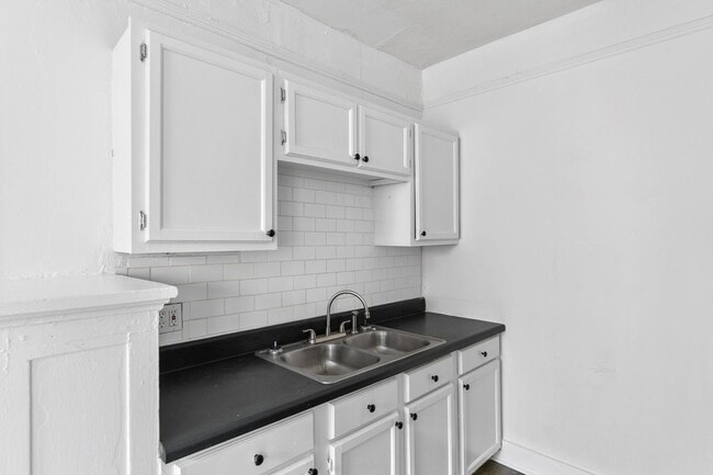 Interior Photo - Stratford